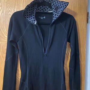 Smart wool base layer with detailed collar S